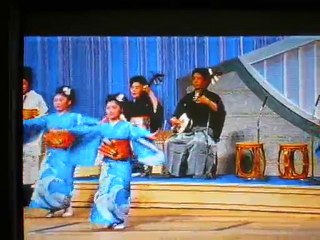 Télévision japonaise - Danse et chant traditionnel -
