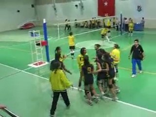 Ankaragucu Kucuk Kiz Voleybol Takimi