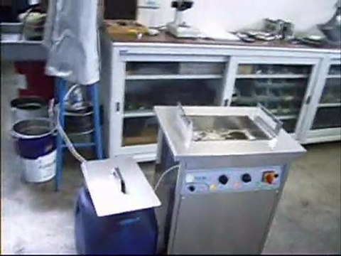 lavatrice ad ultrasuoni per lavaggio motori da competizione1