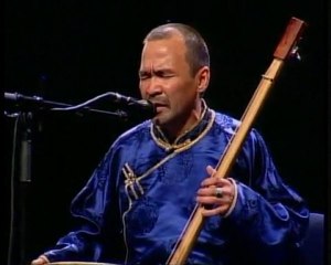 huun-huur-tu et Angelite _Ooo_ "Fly,Fly,Fly my sadness"