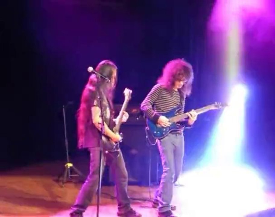 Through The Fire and Flames - Herman Li et Patrick Rondat