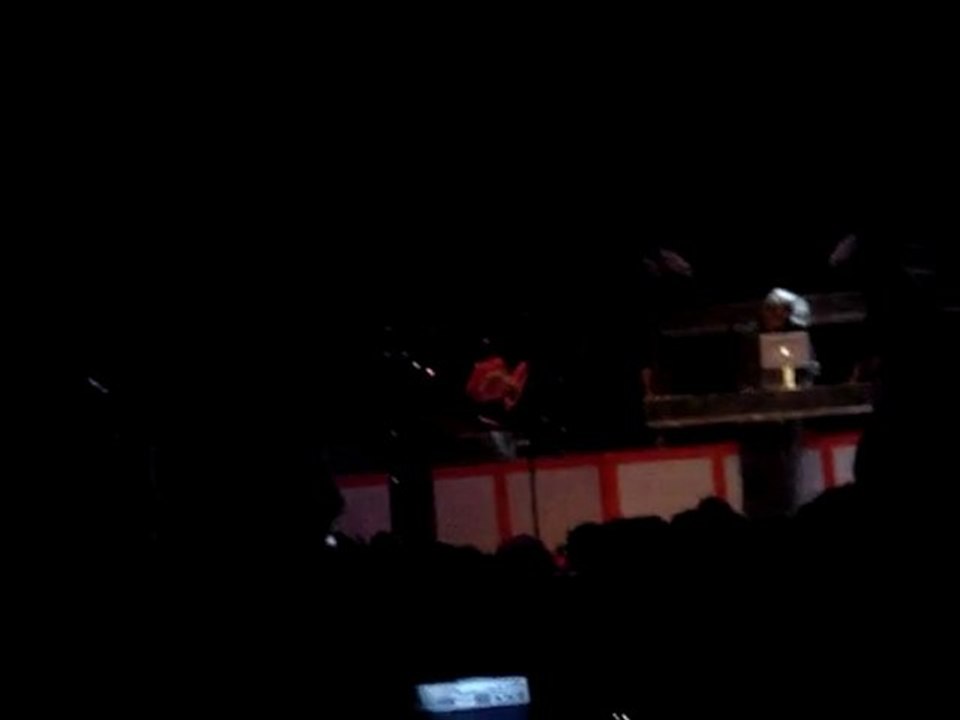 Mark Ronson feat Spank Rock "Bump" à La Cigale