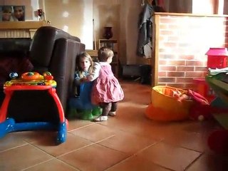 Elina danse et marche
