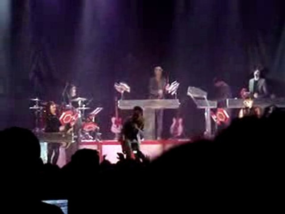 Mark Ronson "Ooh wee" live à La Cigale (2010)