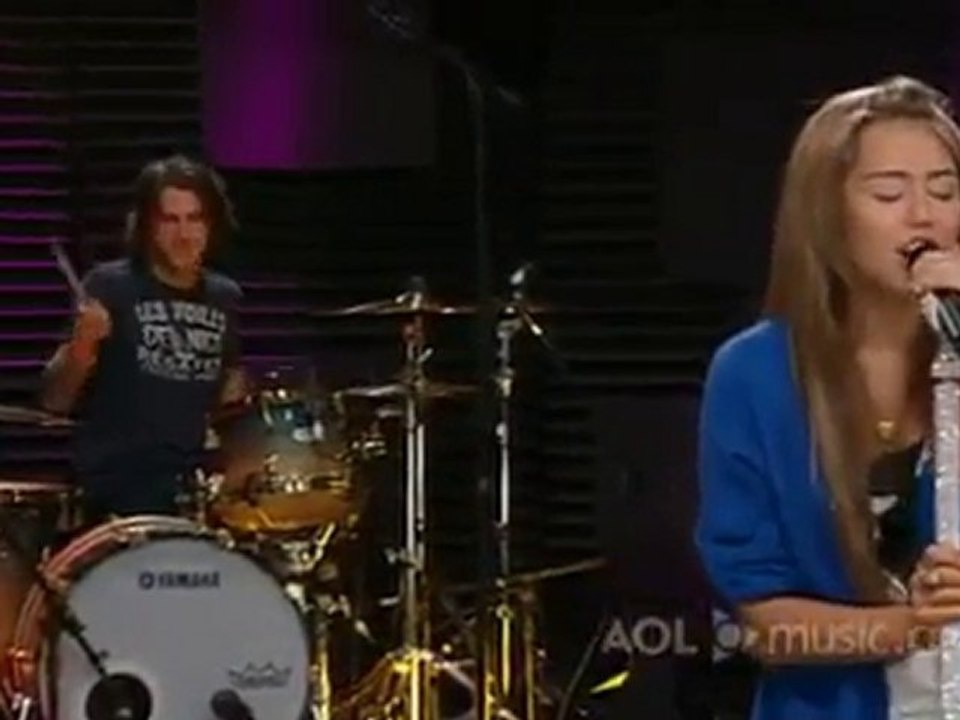 Miley Cyrus - The Climb Live (HQ)