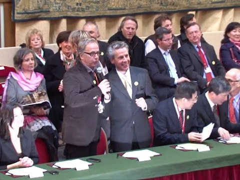 Luchini préside la vente des vins des Hospices de Beaune