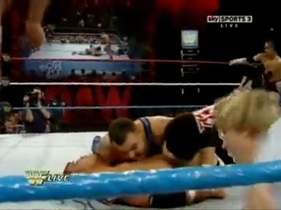 Santino & Kozlov Vs Usos _15 Kasım 2010 |  Wwe-Match