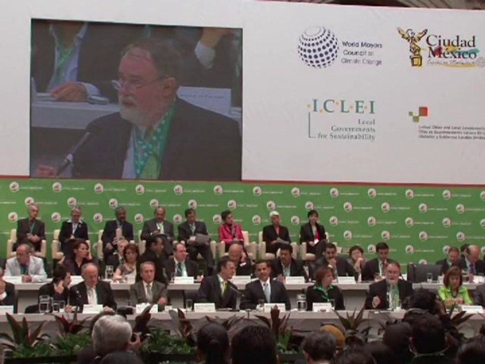 World mayors sign climate change pact