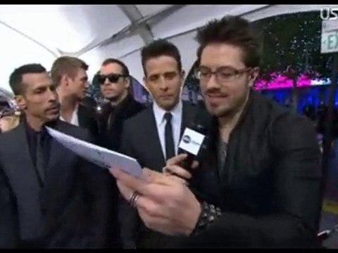 21-11-2010 BSB & NKOTB en la Alfombra Roja - AMA 2010
