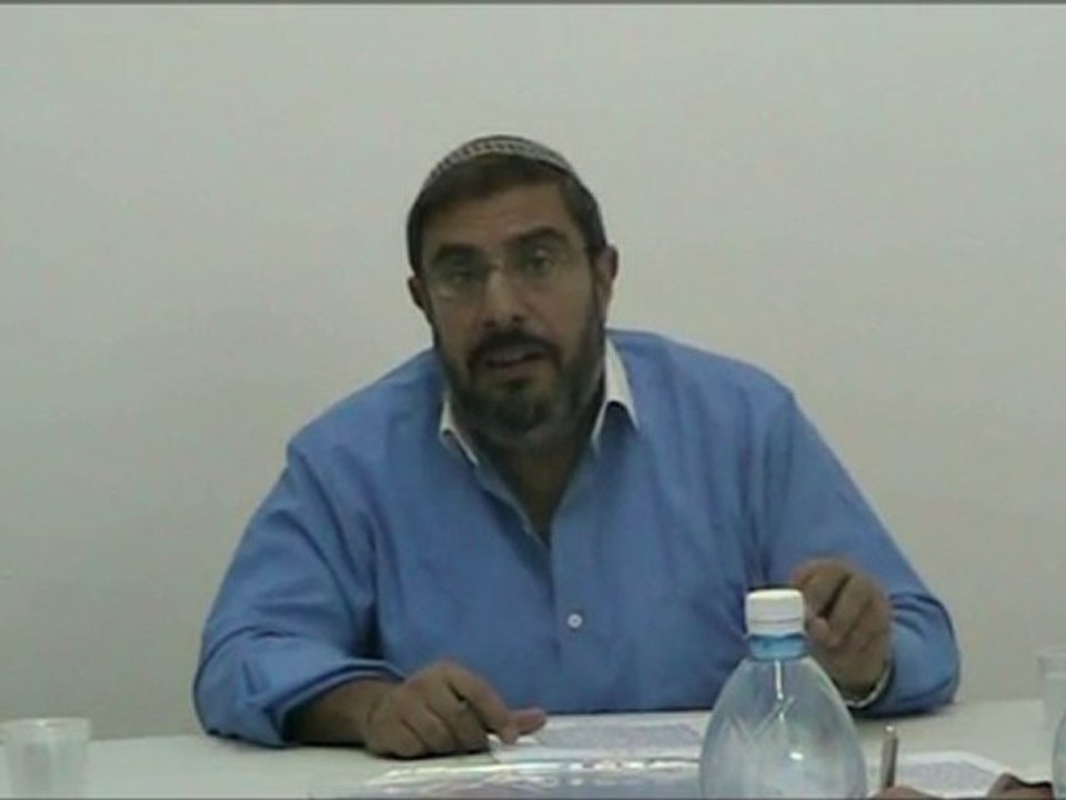 L'HOMME COMME NECESSAIRE GENESE