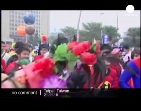 Thousands express their support for... - no comment