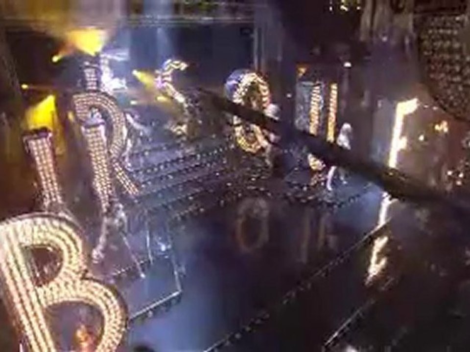 Burlesque - Stanley Tucci parle du tournage du film