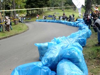 Skateboarding speed kings whoosh through Bogota