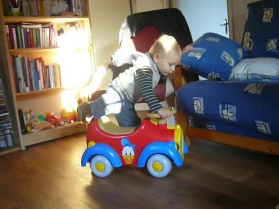 tom en voiture