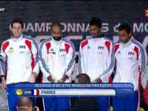 13-11-2010 podium et Marseillaise finale épée par équipe H