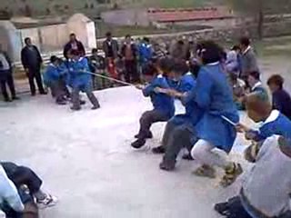 Tez köyü  ilkokulu çocuk oyunları.