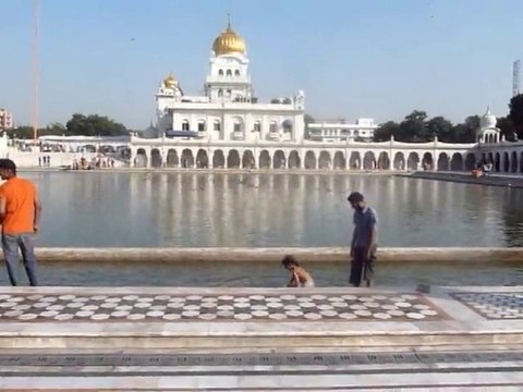 India 2010 - Delhi - Gurdwara Bangla Sahib 2