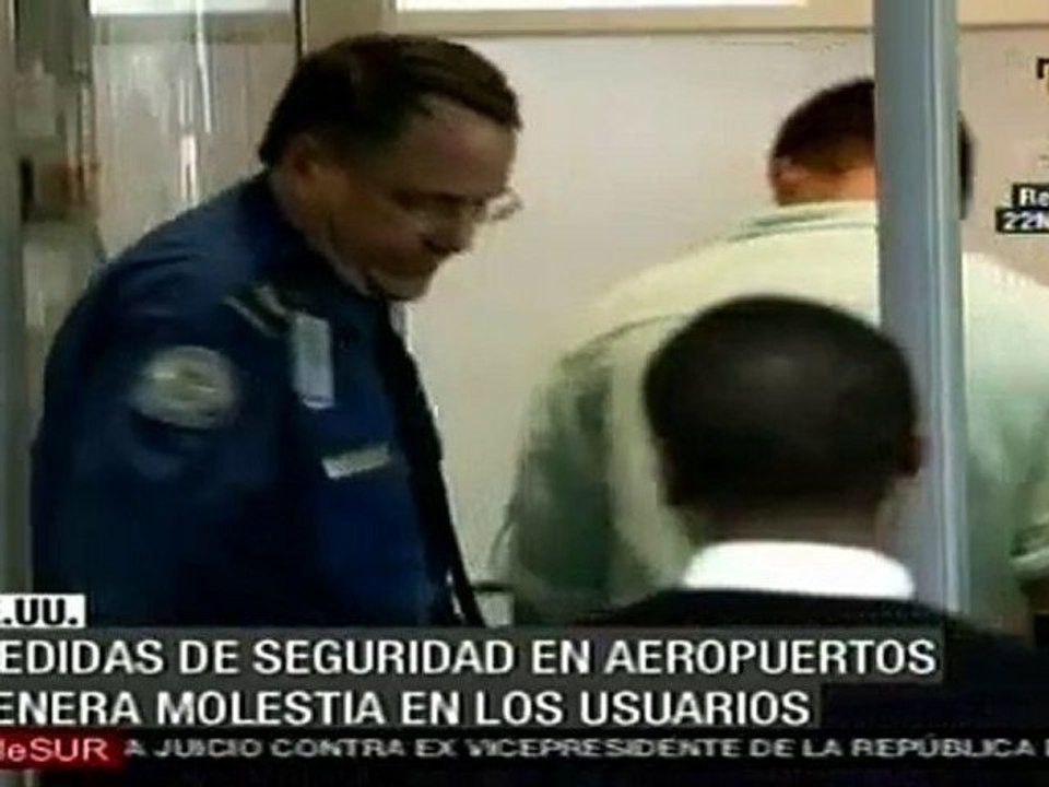 Usuarios molestos por extremas medidas de seguridad en aeropuertos de EEUU