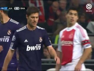 Η αποβολή του Τσάμπι Αλόνσο στο ματς με τον Άγιαξ