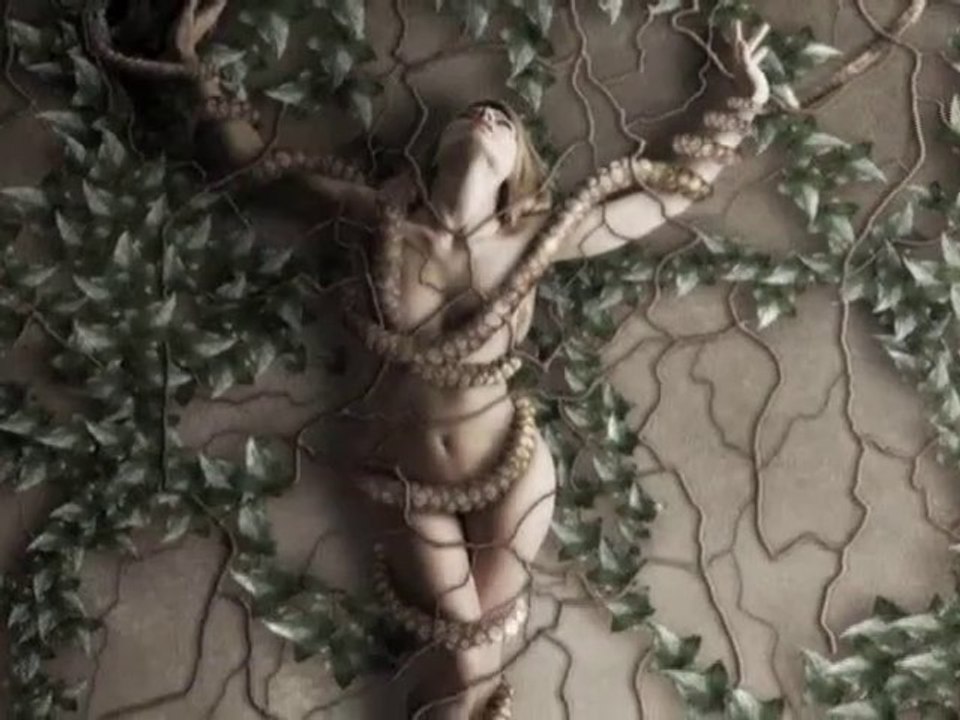 Duvar...Zeynep Cassalini