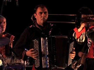 sergent pépère-du vent sous les robes