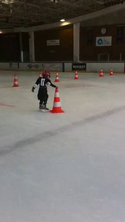 Robin à l'entrainement de Hockey sur Glace !