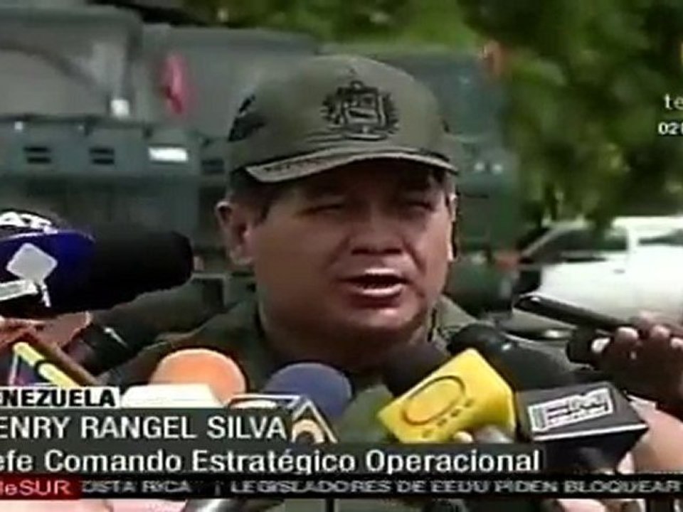 Chávez recorrió refugios de damnificados en Vargas