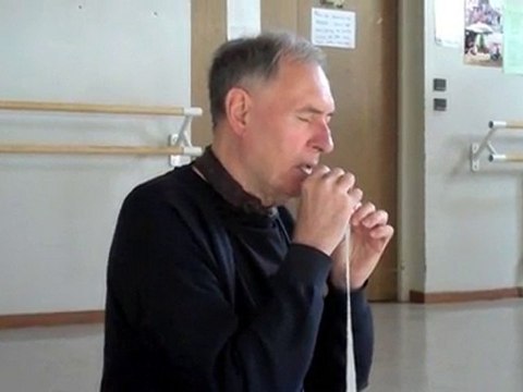 yoga lavage de l'estomac (kriya vastra dhauti)