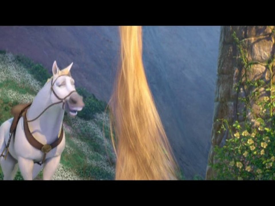 "Zaplątany" Maciej Stuhr: wysoki, wysportowany brunet w roli