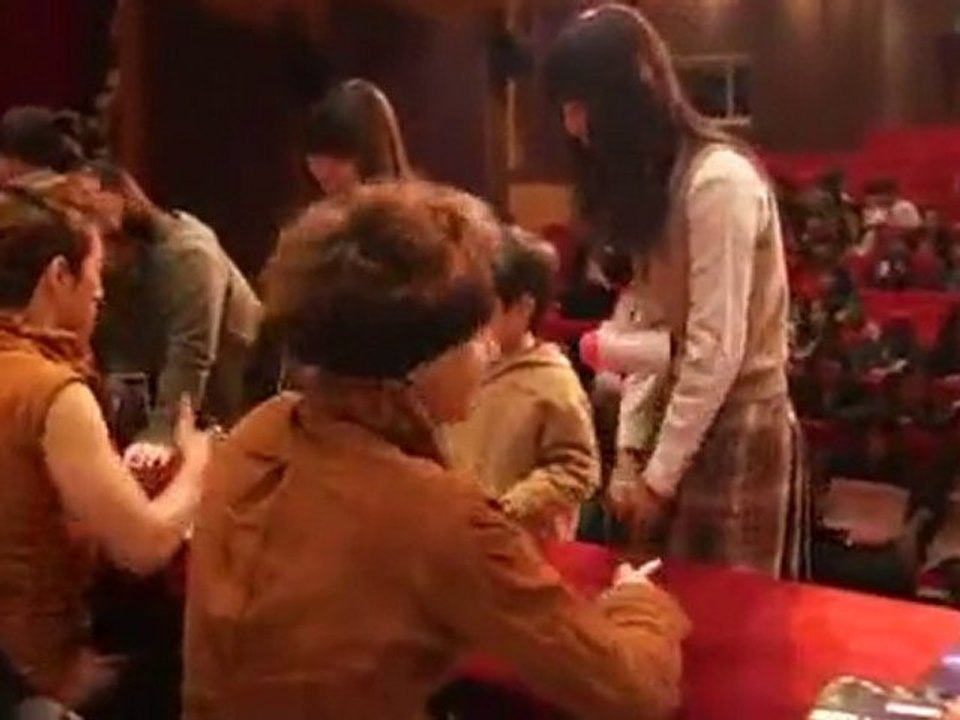 101124 2PM Busan Fansign 1