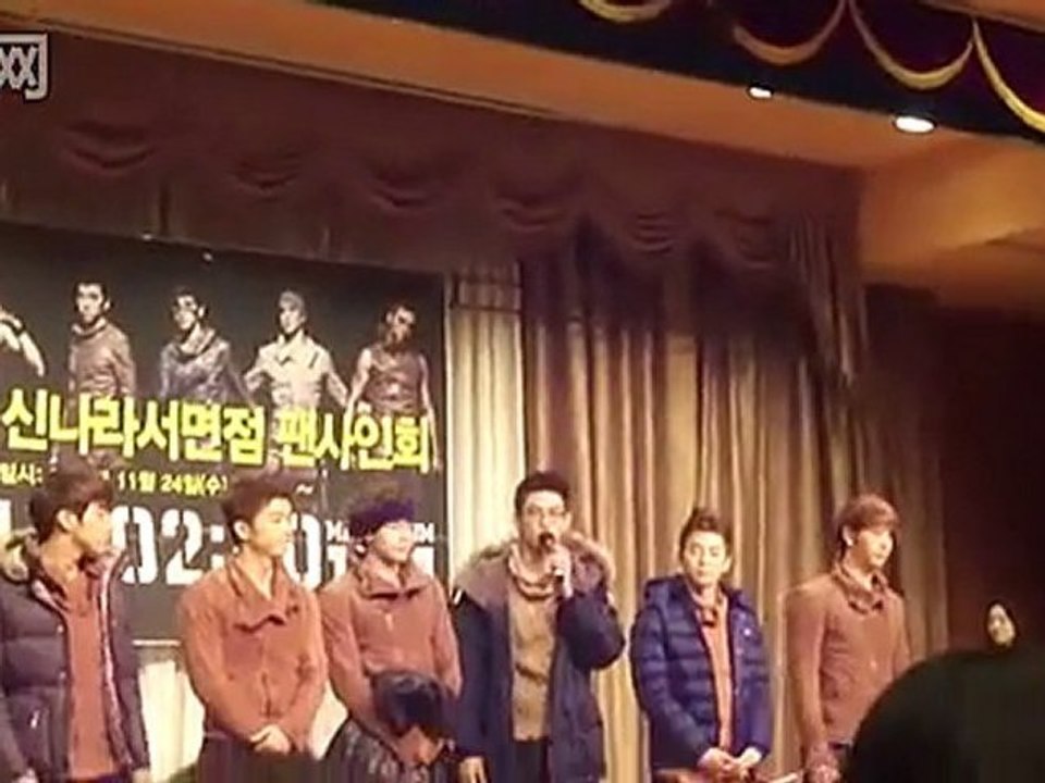 101124 2PM Busan Fansign 3