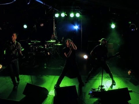 Skeleton Falls à la Niche du Chien à Plumes