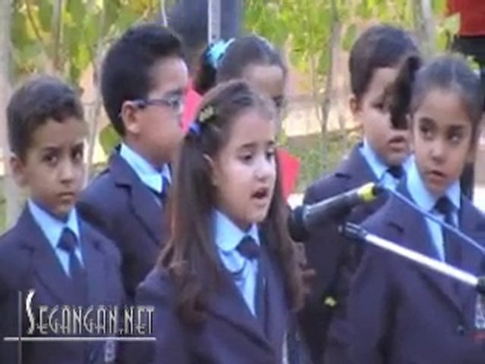 زيع الزي المدرسي الموحد بمدرسة سيدي أحمد عبد السلام