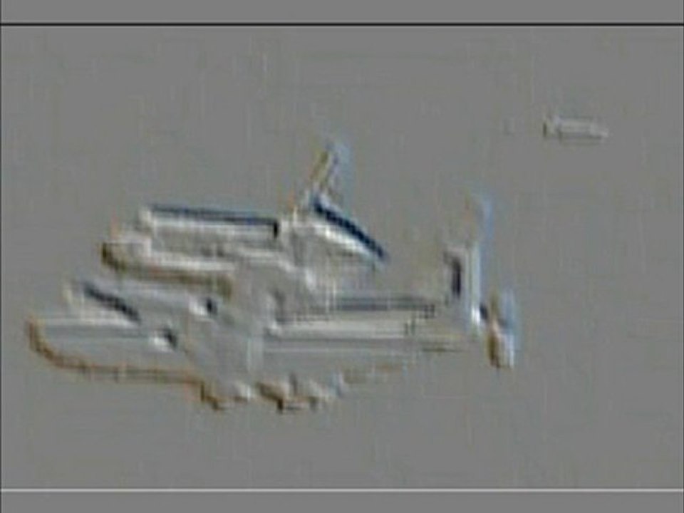 UFO Cigare pursuit the Shuttle?