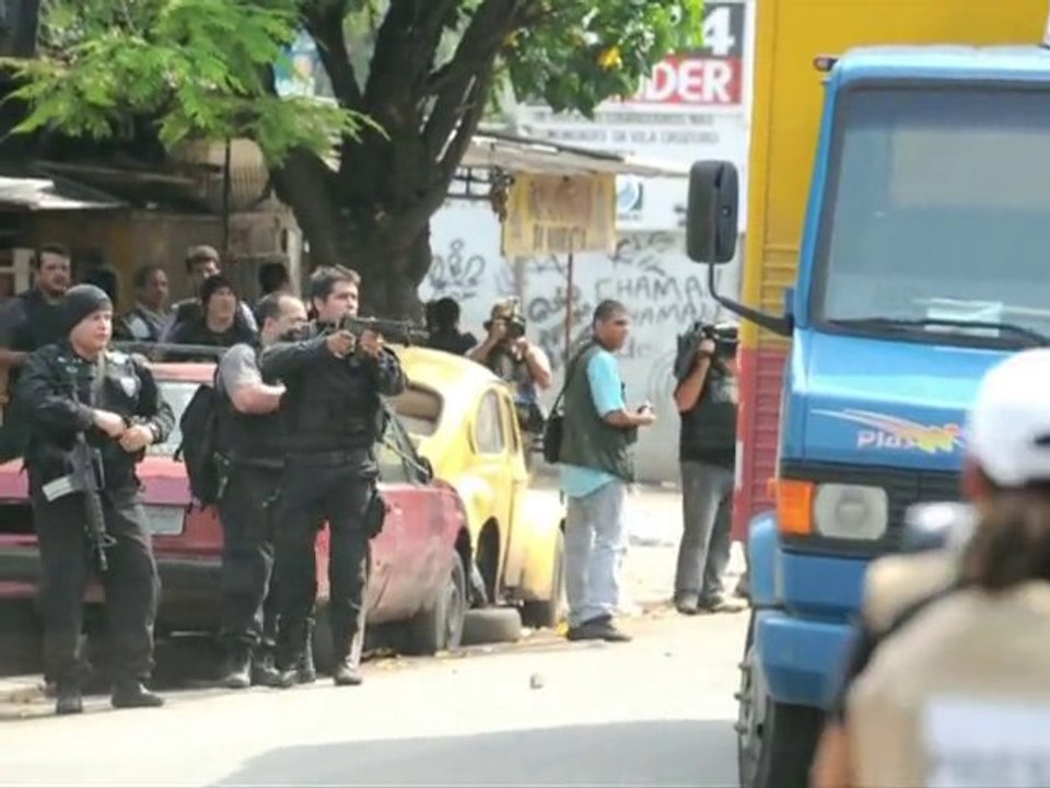 Rio braces for more violence as drug crackdown widens