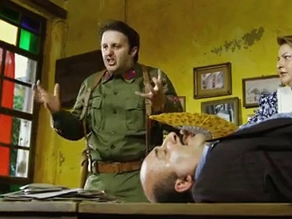 Memlekette Demokrasi Var - Fragman