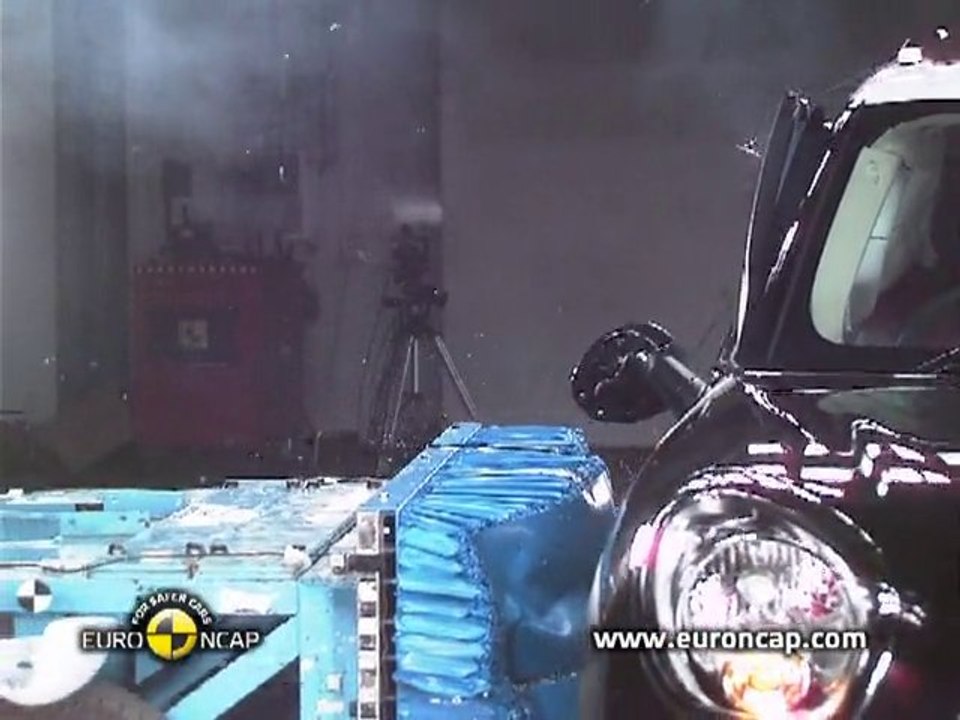 Mini Cooper crash test 2010