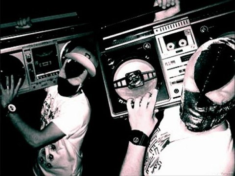 The Chemical Brothers / Dissolve (Bloody Beetroots Remix)