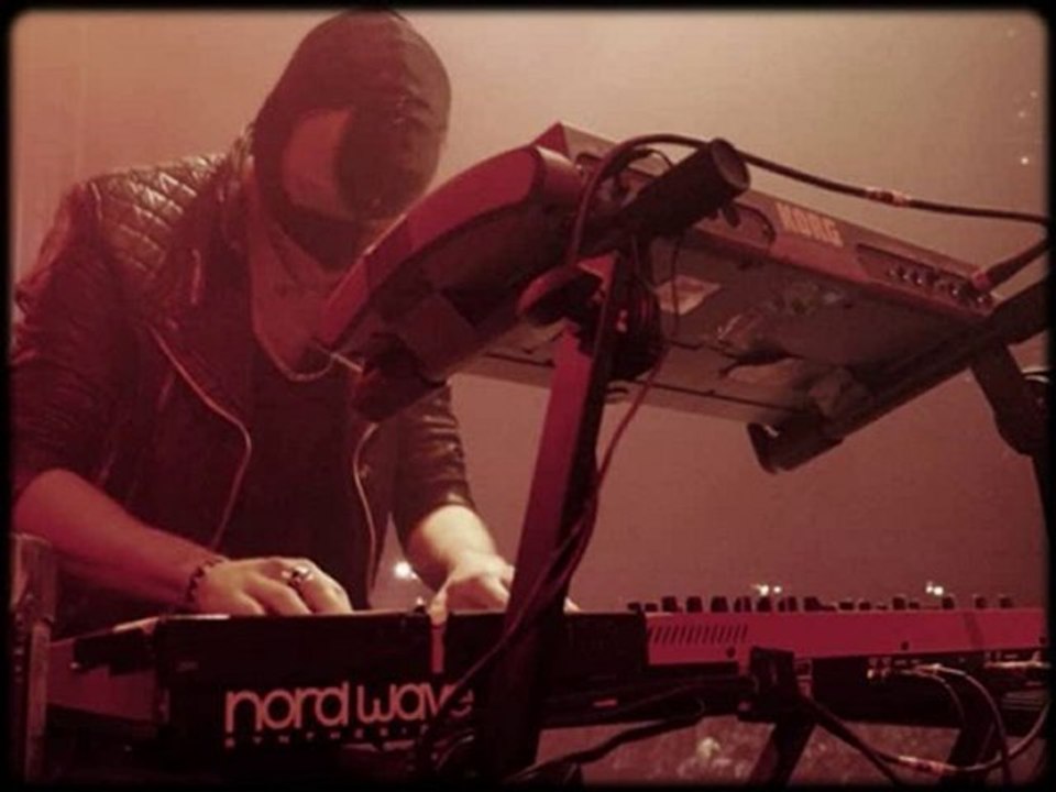 C'est La Vie (The Bloody Beetroots Remix)