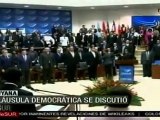 Correa y Santos normalizan relaciones diplomáticas en cumbre de Unasur