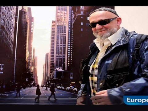 Je suis un peintre qui chante.