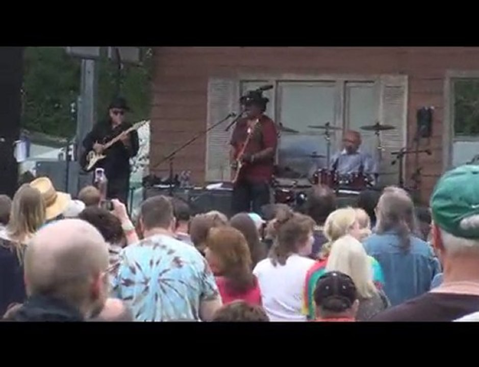Guitar Shorty Tears It Up At Chicago BluesFest  6/13/10
