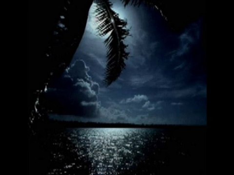 AYŞEGÜL DURUKAN-AY ÖPERKEN SULARIN GÖĞSÜNÜ