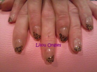 lilou ongles styliste ongulaire a domicile