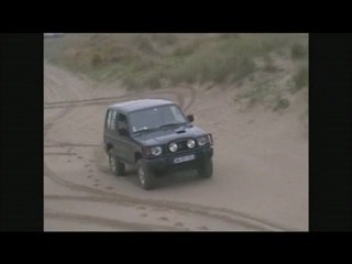 flo pajero 4x4 passage d'une dune en camargue