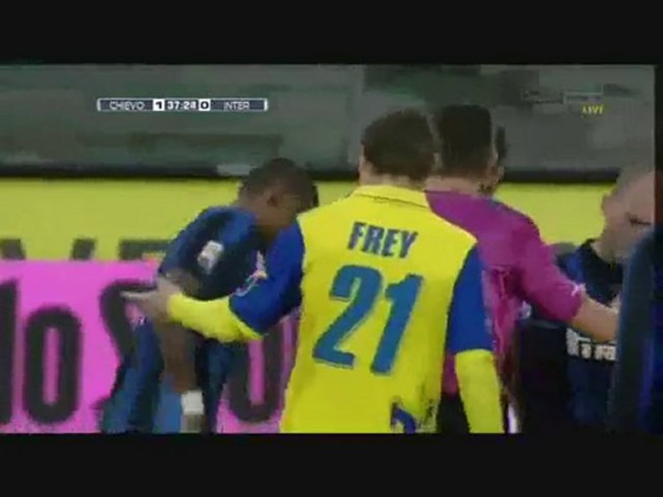 Eto'o'dan Zidane Kafası