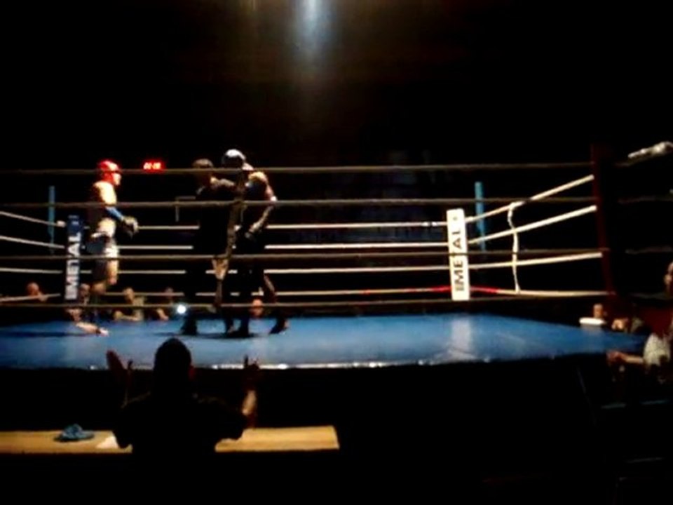 combat classe c gagner par blessure avec un blocage teknique