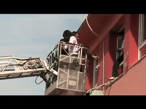 Nuri Erbak İlköğretim Okulu İtfaiye Kurtarma Tatbikatı 2010