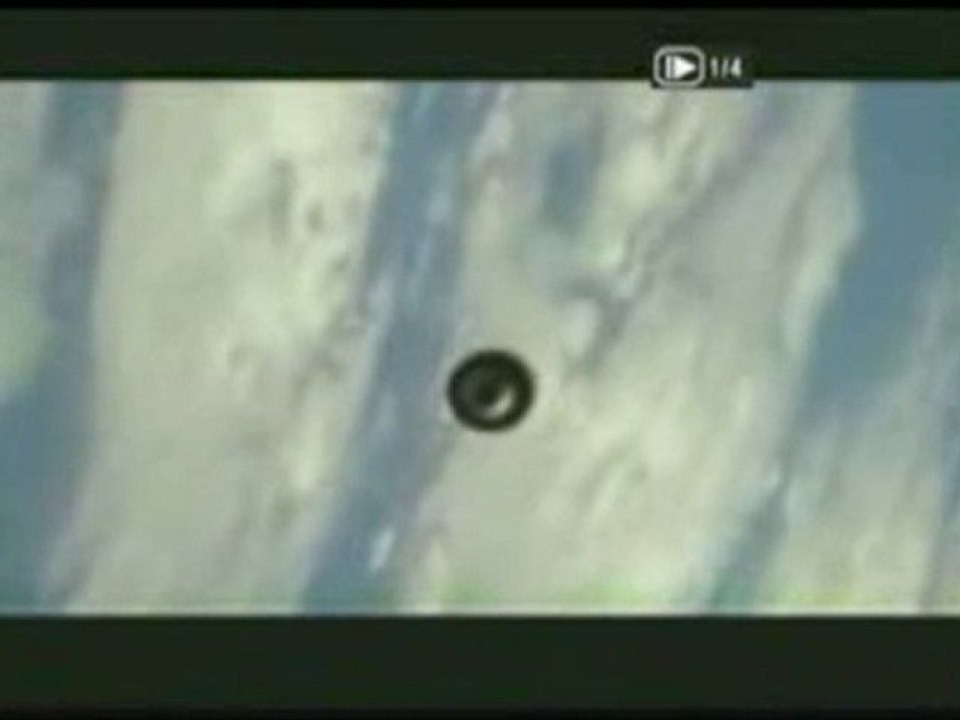 Ufo probes the Space Shuttle Atlantis