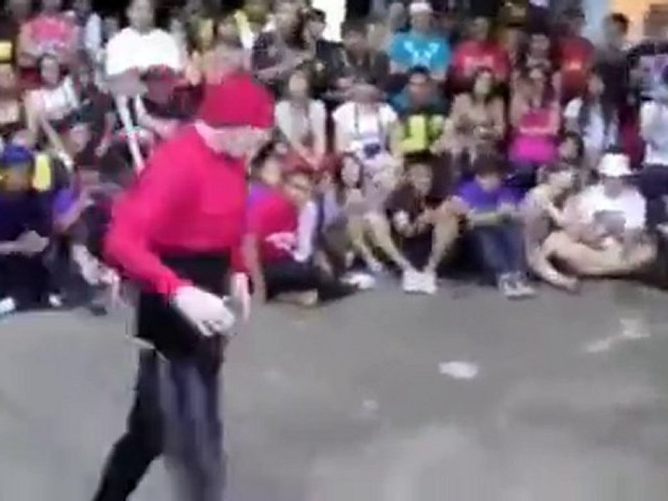 Incredible breakdancer